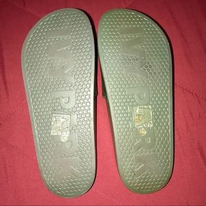 IVY PARK Shoes - Ivy Park Logo Slides 🚩 IVY PARK Shoes - Ivy Park Logo Slides 🚩